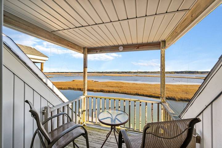 Vacation house for 8 people, with balcony in Virginia