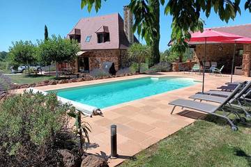 Gîte pour 6 personnes, avec jardin à Rouffignac-Saint-Cernin-de-Reilhac