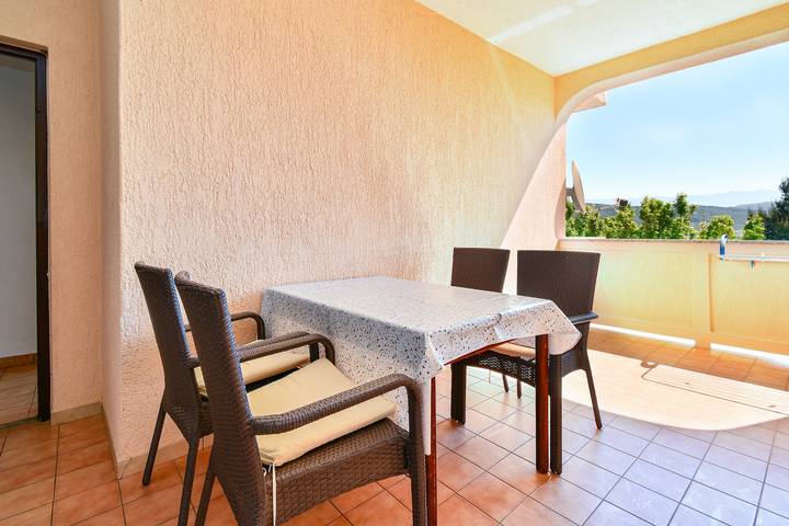 Ferienwohnung für 4 Personen, mit Balkon/Terrasse in Supetarska Draga