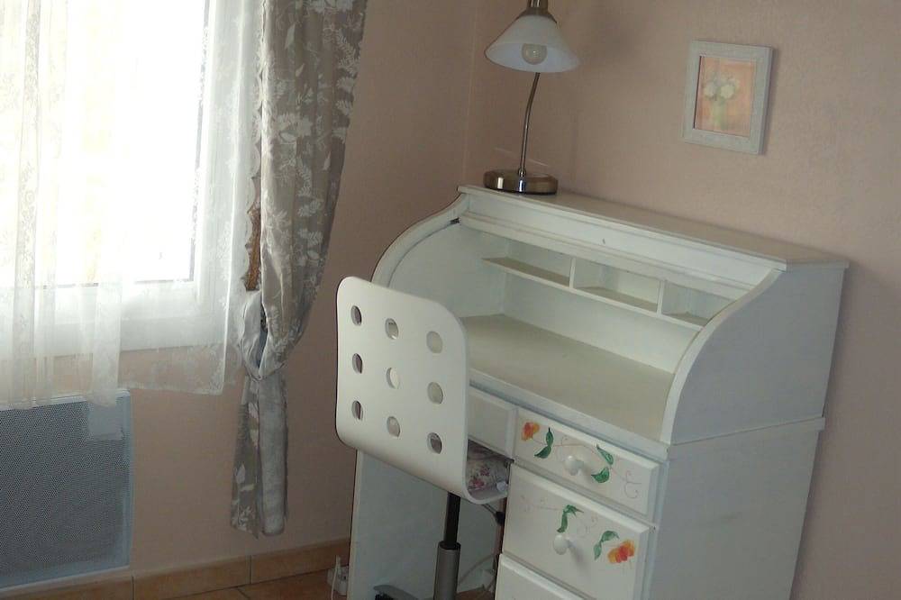 Appartement entier, Appartement dans villa avec piscine et jardin privatisés in Baillargues, Côte méditerranéenne (France)