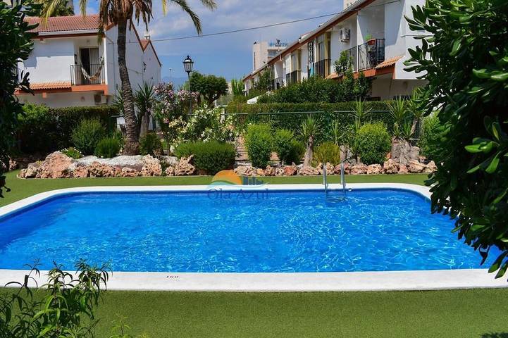 Bungalow voor 5 personen, met tuin en zwembad in Benidorm