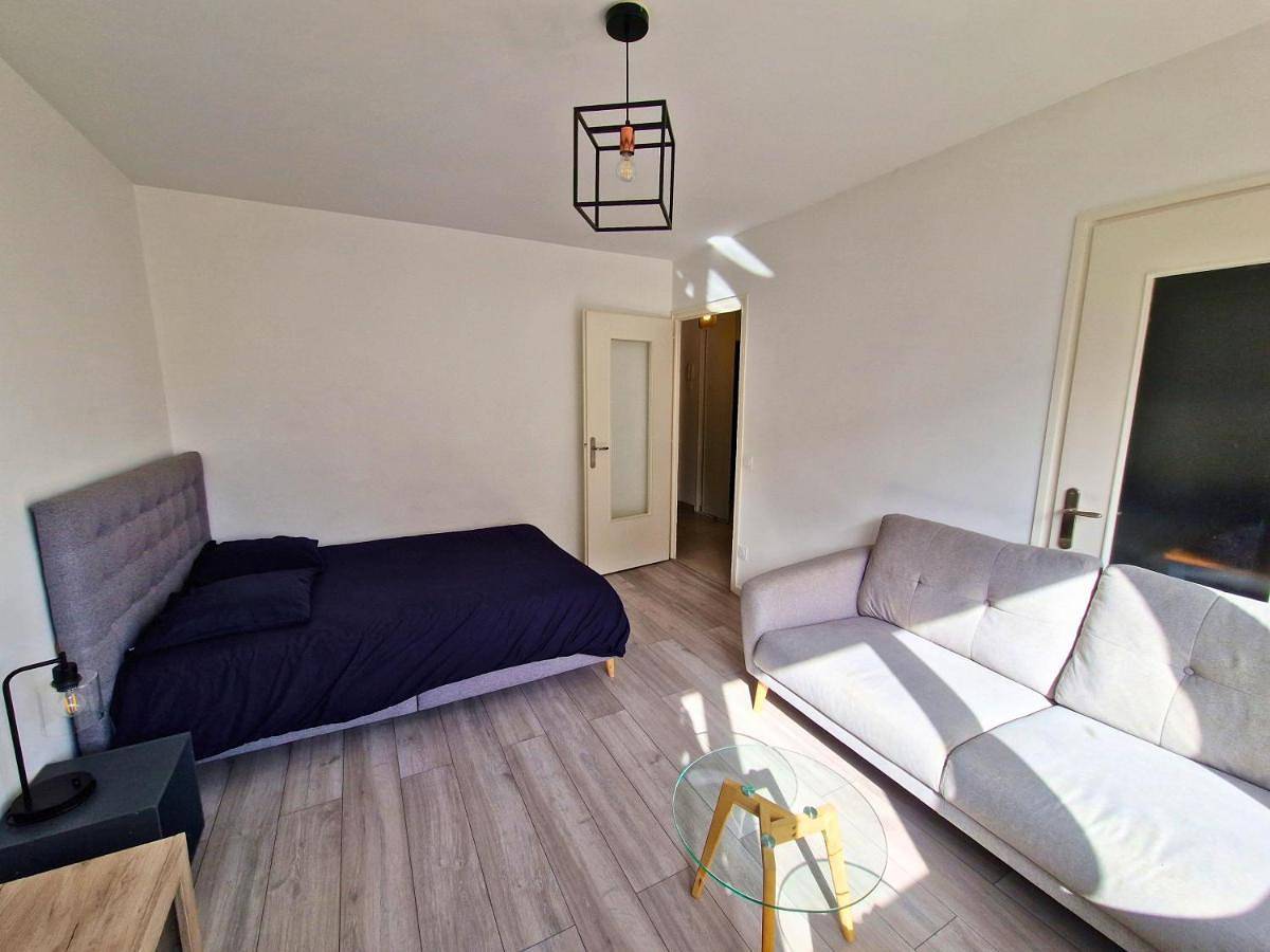 Appartement entier, One-Bedroom Apartment in Annemasse, Région de Saint-Julien-en-Genevois