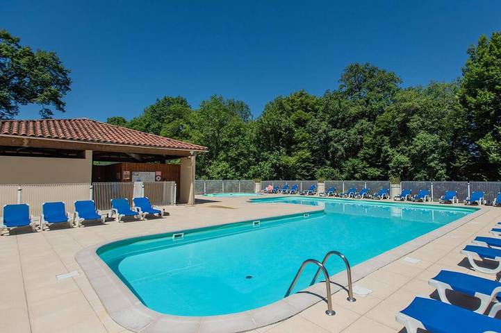 Village vacances pour 8 personnes, avec piscine et jardin, animaux acceptés dans Occitanie