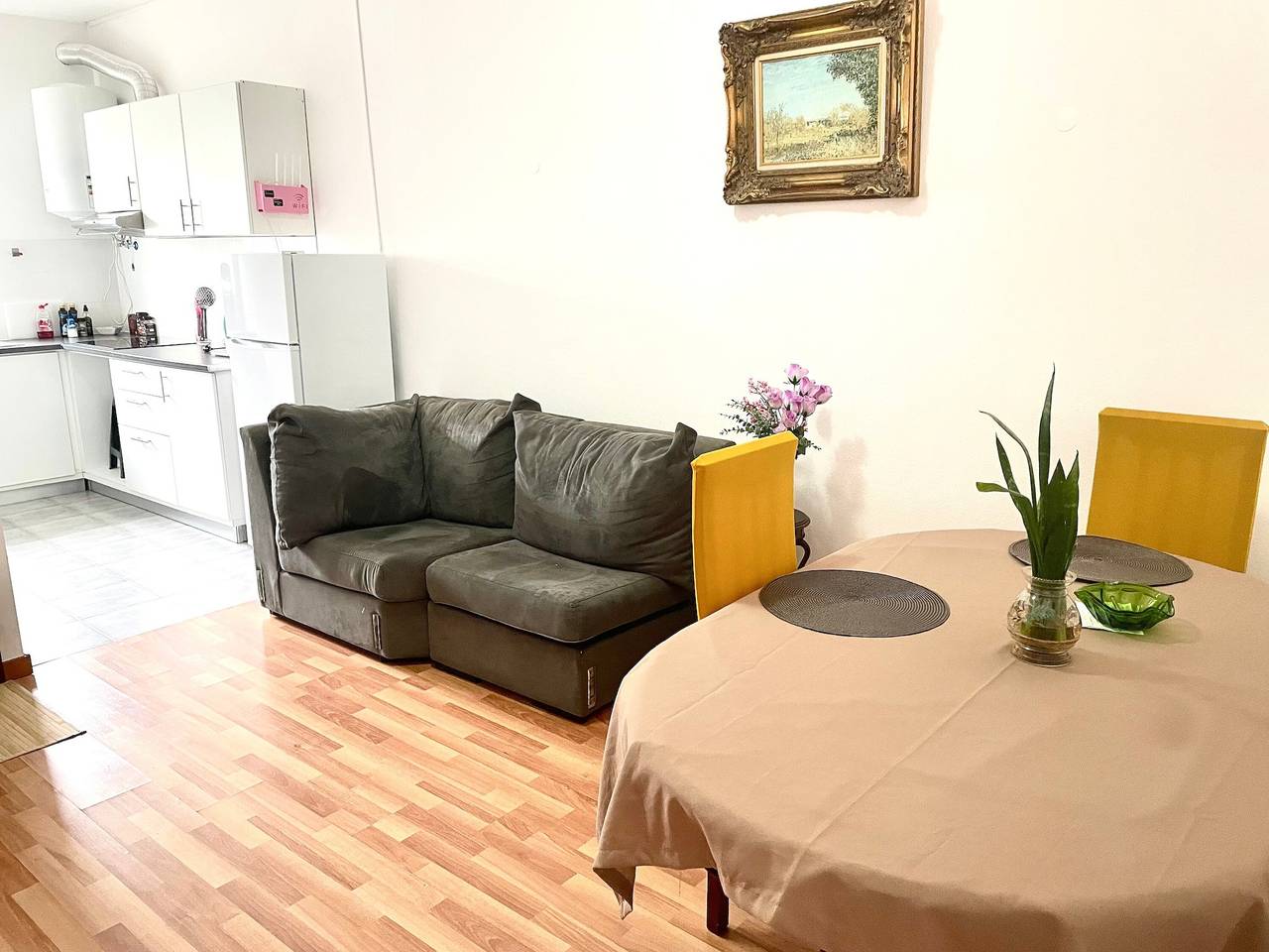 Apartamento entero, Apartamento 'Tiny Near The Airport' con Wi-Fi in Isla de San Miguel, Ponta Delgada