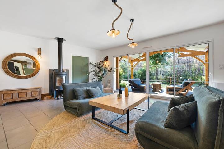 Maison de vacances « Villa Bourdiou » avec piscine privée, terrasse et Wi-Fi in Le Porge, Parc naturel régional du Médoc