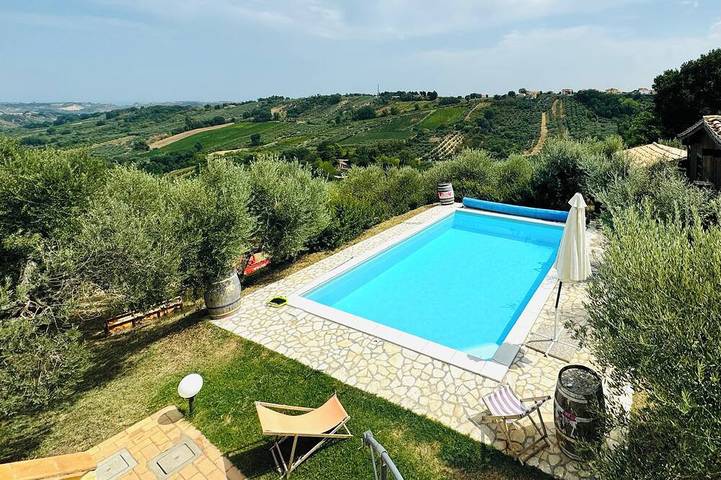 Villa con piscina per 7 persone, con giardino e terrazza in Abruzzo