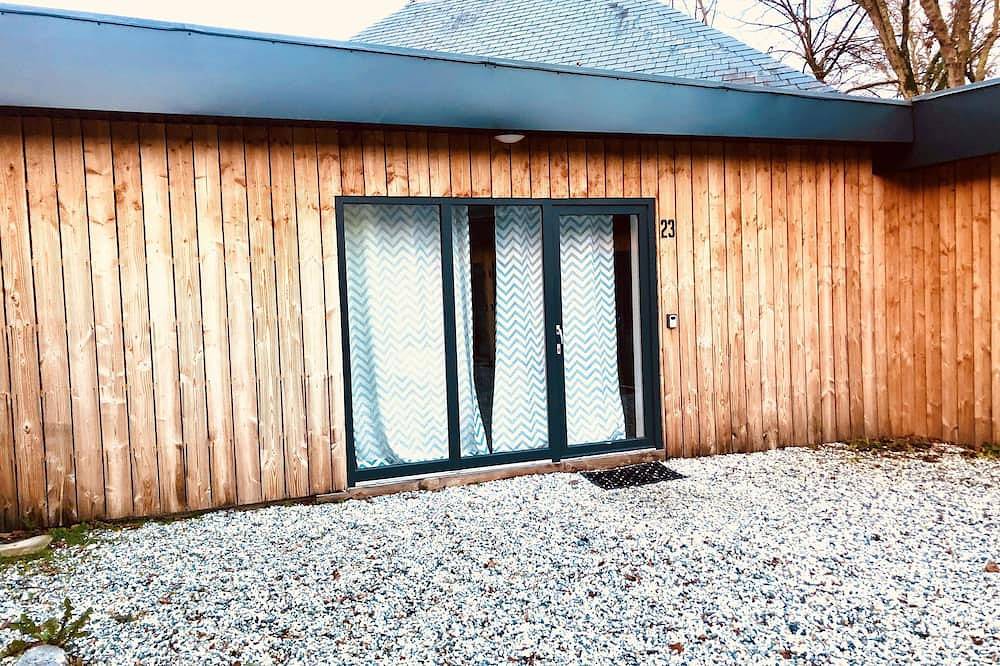 23-House-Family-Ensuite with Shower-Courtyard view in Bouchemaine, Angers region