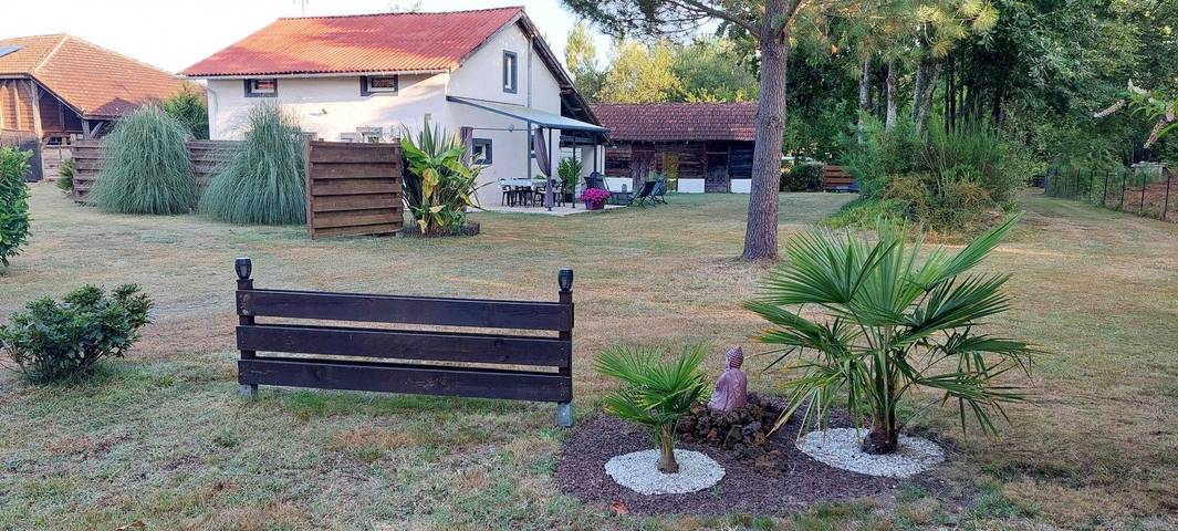 Gîte pour 2 personnes, avec jardin à Saint-Julien-en-Born - 2