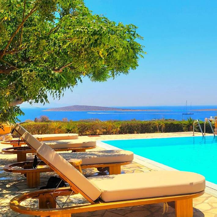 Location de vacances pour 8 personnes, avec vue ainsi que piscine et jardin, animaux acceptés dans Aliki - 3