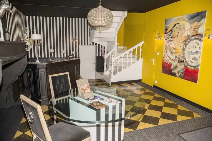 Maison d’hôte pour 2 personnes, avec terrasse ainsi que vue et jardin
