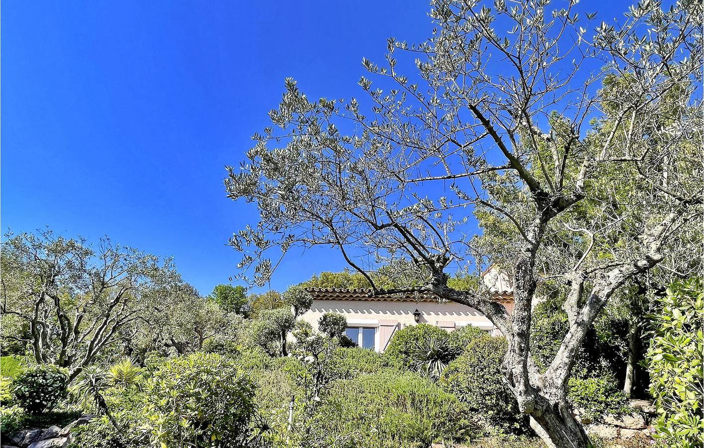 Heated Pool Apartment, AC, Parking, Terrace & Internet | 1km to Les Adrets in Les Adrets-de-l'Estérel, Mediterranean Coast (France)
