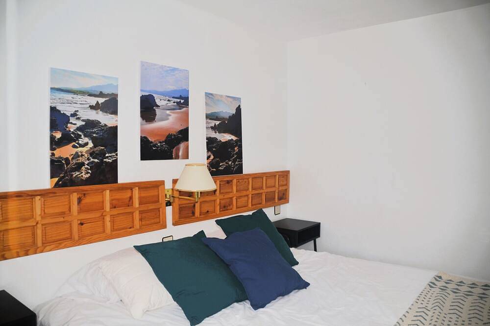 Entire apartment, 14A07 Casa de playa Elisa con Jardín in La Isla (Colunga), Colunga