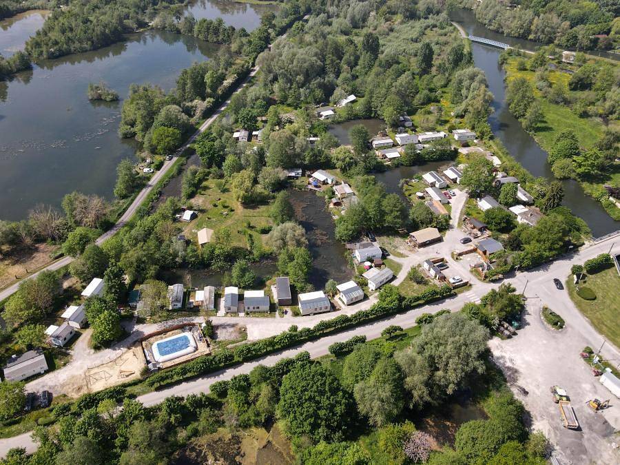 Camping du Grand Pré - Mobilhome 2 personas - Le Nénuphar Parcela 7- 1 Habitación in Long, Región de Abbeville