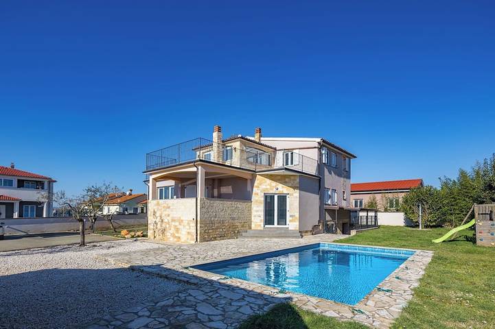 Ferienwohnung für 4 Personen, mit Garten und Terrasse sowie Pool, mit Haustier - 1