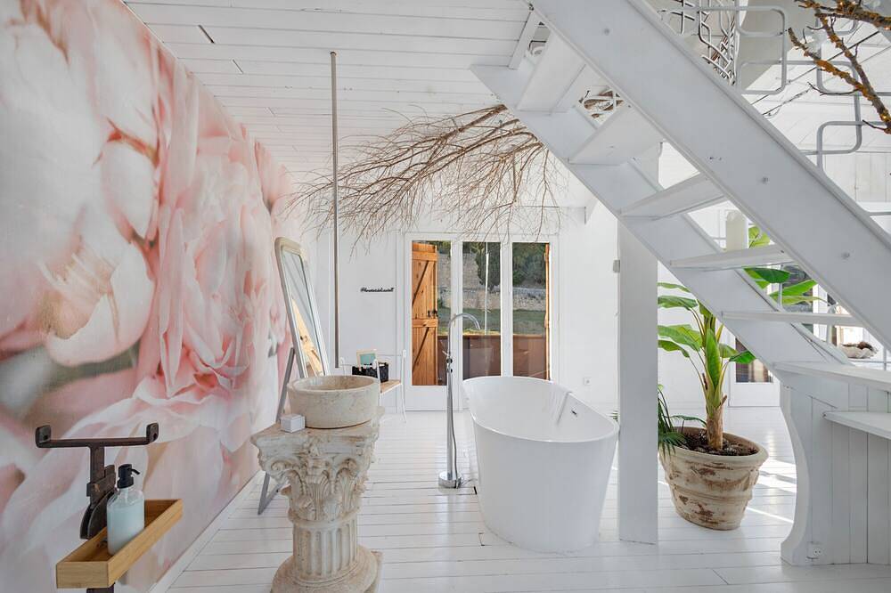 Entire apartment, Apartment 'Suite Mirador De Les Estrelles' with Mountain View, Wi-Fi and Air Conditioning in Canyelles (Barcelona), Garraf