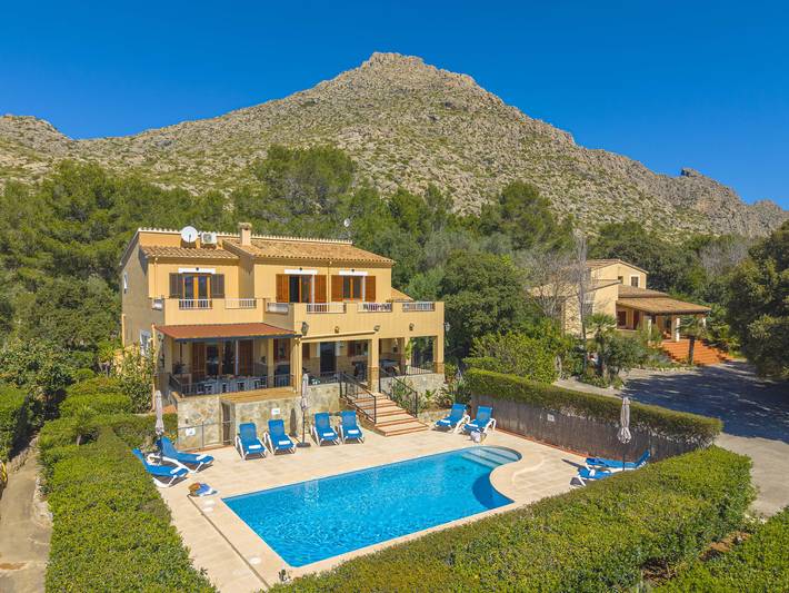 Villa voor 10 personen, met Terras en Tuin in Port de Pollença