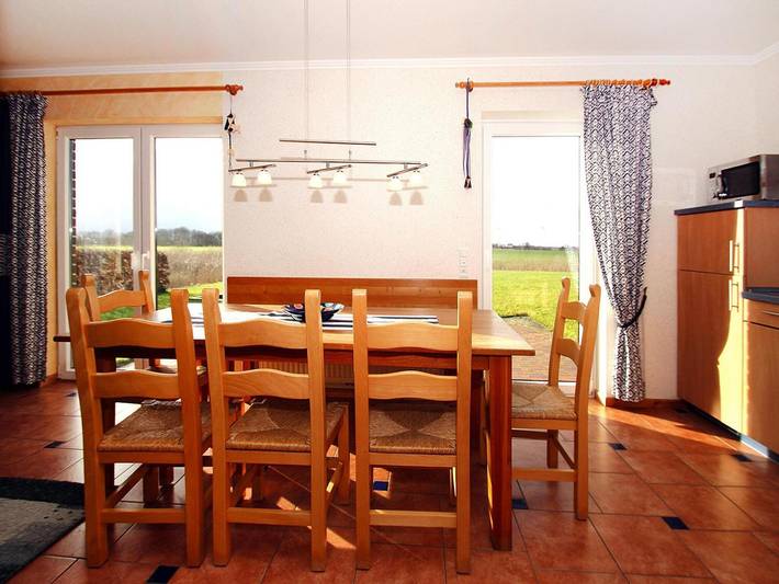 Ferienhaus für 8 Personen, mit Terrasse und Garten in Neßmersiel - 4