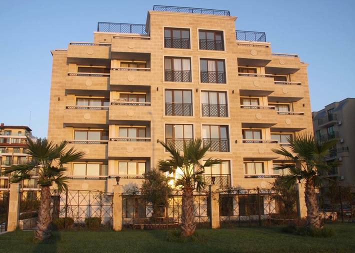 Apartament wakacyjny dla 4 osób, z basen i ogród oraz basen dla dzieci i widok w Primorsko