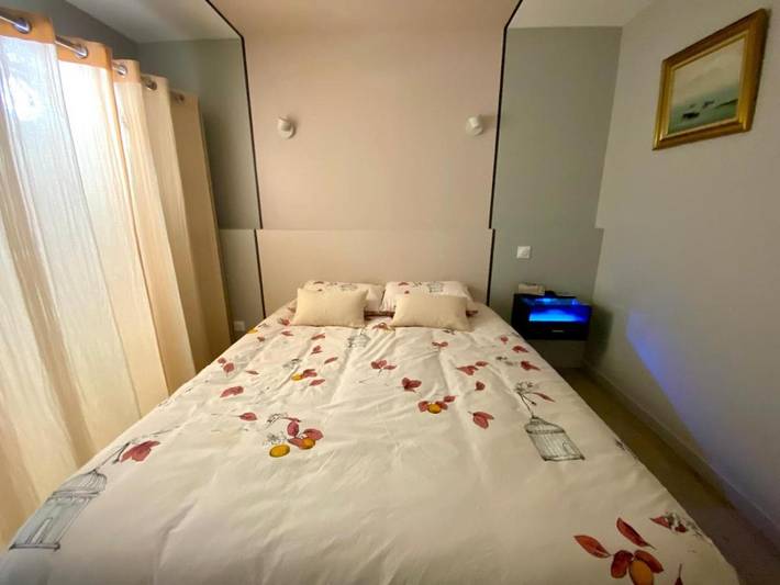 Gîte pour 6 personnes, avec terrasse et vue dans Plage du Chay - 2