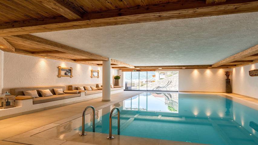 Appartamento intero, Appartamento 'Cesa Sassela Relax' con vista sulle montagne, sauna, piscina e giardino in Ortisei, Dolomiti Superski