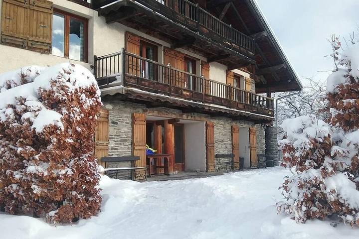 Gîte pour 14 personnes, avec Balcon et Jacuzzi ainsi que Terrasse et Jardin à Séez - 4
