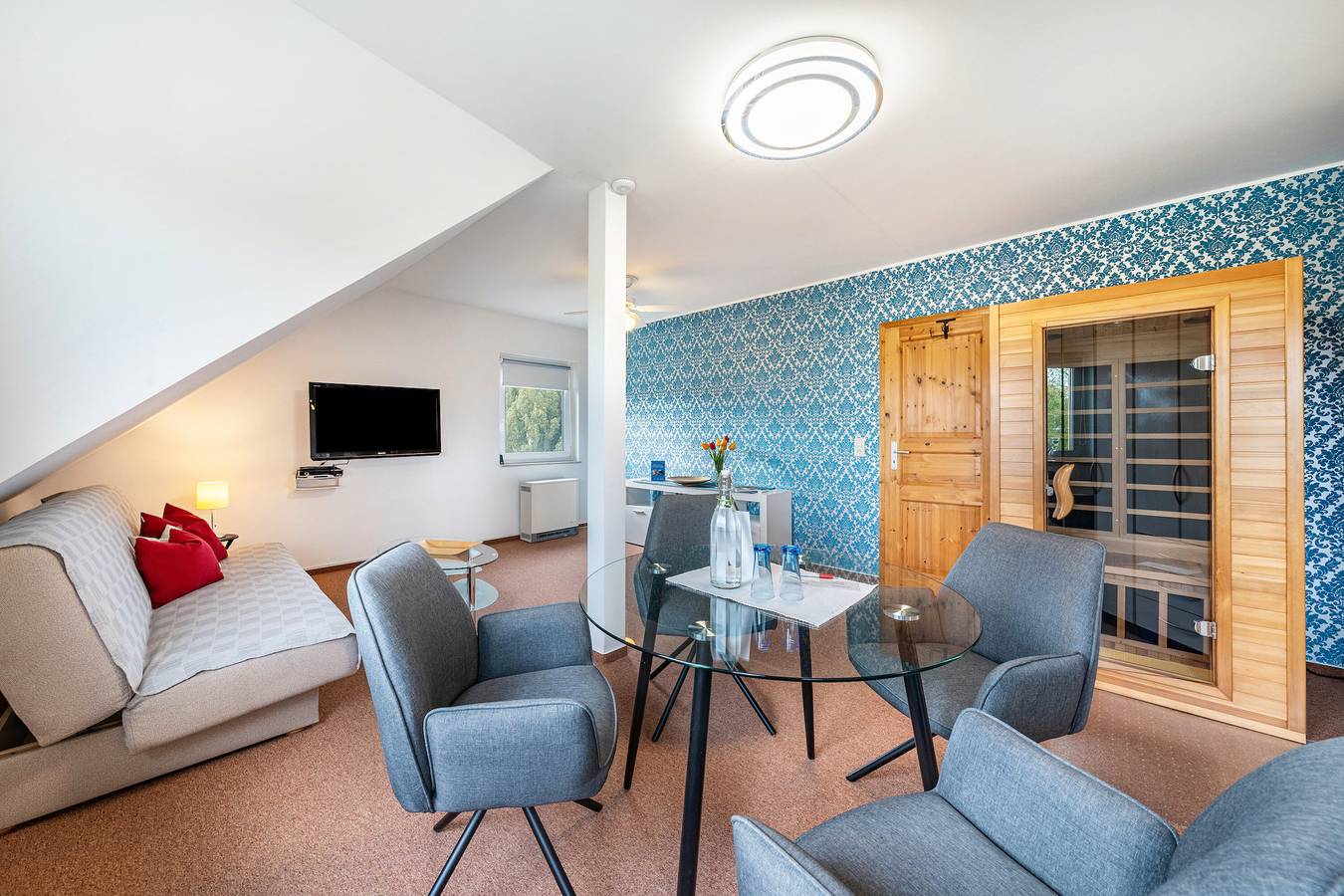 Entire apartment, Apartment 'Fewo Energiepunkt Am Planitzwald' with Private Terrace, Private Garden and Wi-Fi in Bennewitz, Leipzig region