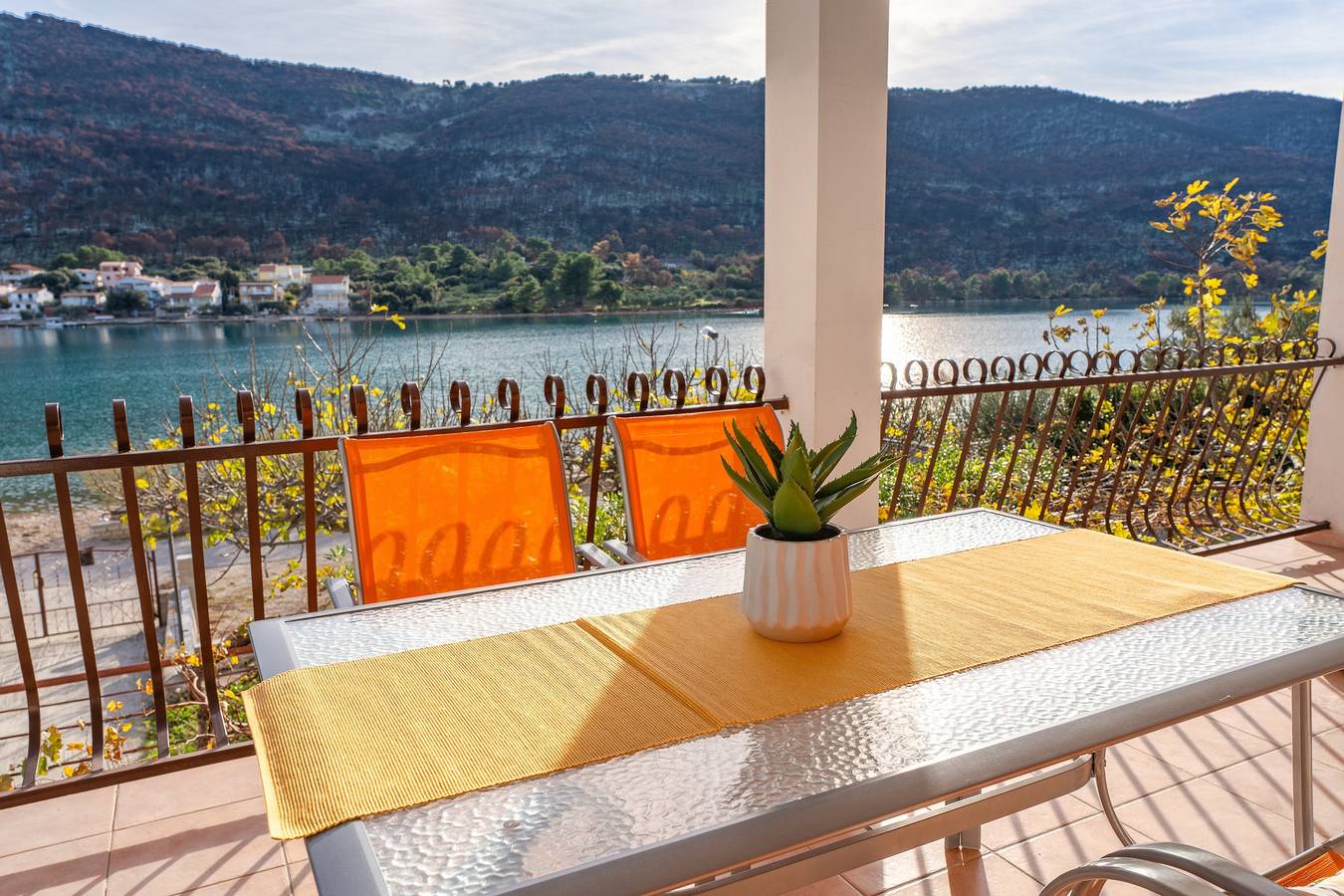 Ganze Wohnung, 1-Zimmer-Ferienwohnung am Strand Grebastica, Sibenik A-13942-a in Grebastica, Šibenik-Knin