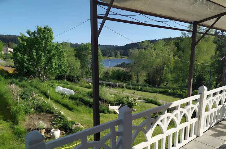Location de vacances pour 4 personnes, avec vue sur le lac et jardin à Saint-Genest-Malifaux - 2