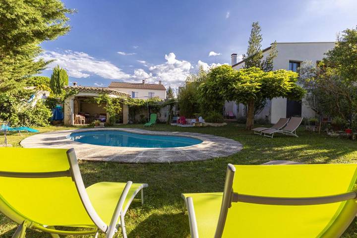 Gîte pour 2 personnes, avec terrasse et jardin ainsi que vue et piscine à Pierrelatte - 4