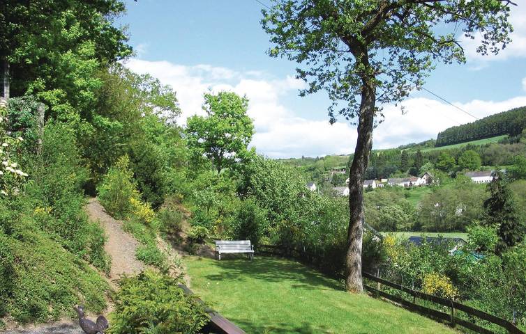 Location de vacances pour 5 personnes, avec terrasse ainsi que jardin et sauna à Burg-Reuland - 4