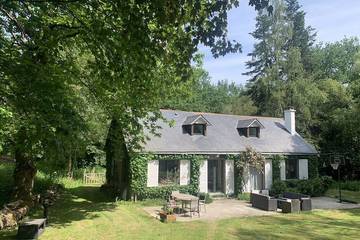 Gîte pour 7 personnes, avec terrasse ainsi que jardin et jacuzzi à La Chapelle-sur-Erdre