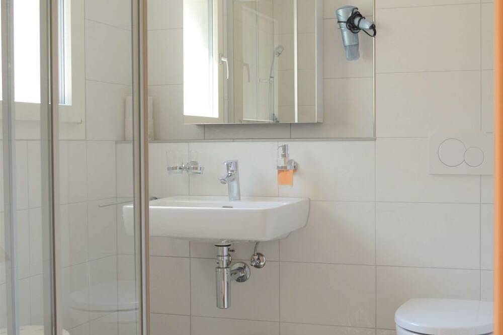 Ganze Wohnung, Stockli - Brunnen, (Brunnen). in Unterschönenbuch, Ingenbohl