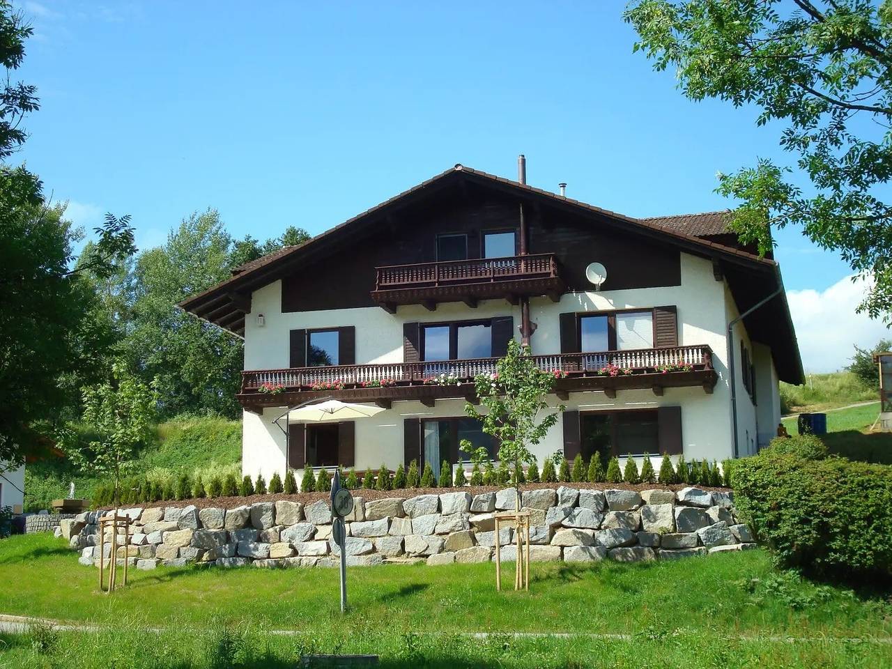 Entire apartment, Apartment 'Ferienwohnungen Memminger' with Private Terrace and Wi-Fi in Aicha vorm Wald, Eastern Bavaria