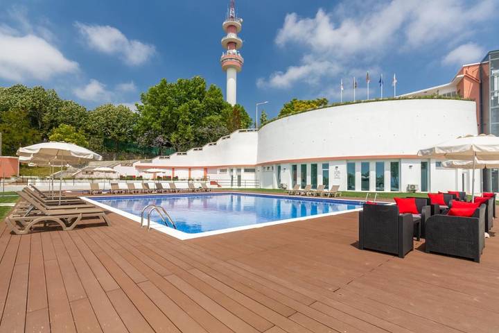 Hotel para 4 pessoas, com sauna e piscina e ainda jardim and jacuzzi em Abrantes
