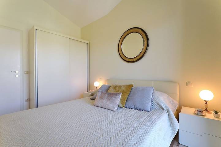 Fantastic beachfront apartment with private balcony on the Adriatic.Top location in Trogir, Split-Dalmatie