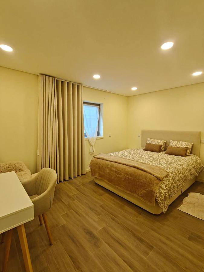 Gîte pour 4 personnes, avec terrasse et vue dans Cortegaça