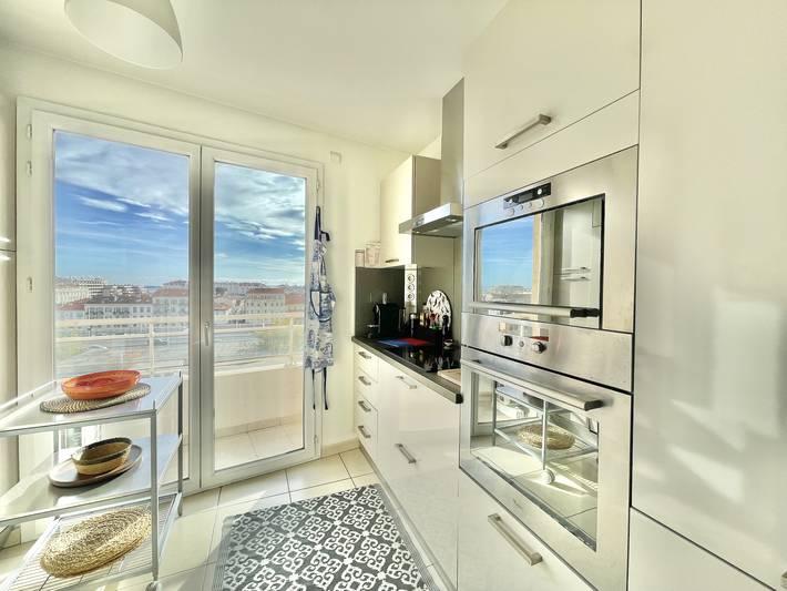 Gîte pour 6 personnes, avec Terrasse dans Gare De Cannes - 2