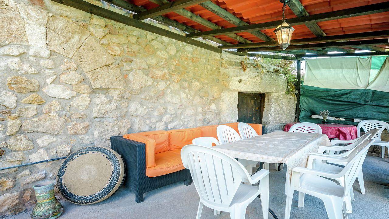 Appartement de vacances entier, Appartement de vacances pour 18 personnes avec terrasse in Salinillas de Buradón/Buradon Gatzaga, Labarrère (Espagne)