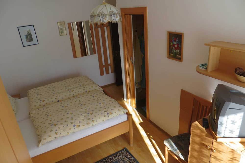 Ganze Wohnung, Ferienwohnung Sarstein 1 - Ferienwohnungen  Haus Elisabeth in Bad Goisern am Hallstättersee, Totes Gebirge