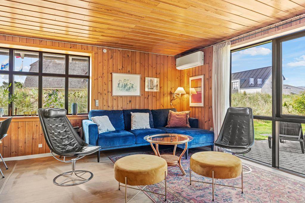 Firestjernet sommerhus med spa og sauna in Henne, Varde Kommune