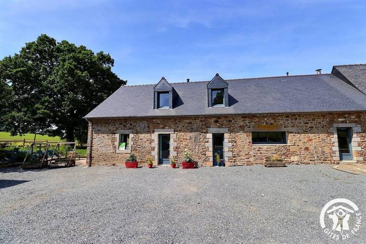 Gîte pour 12 personnes, avec jardin et terrasse - 1