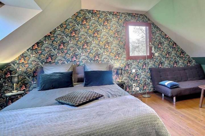 Location de vacances pour 15 personnes, avec terrasse et jardin ainsi que sauna et jacuzzi dans Gosné - 4