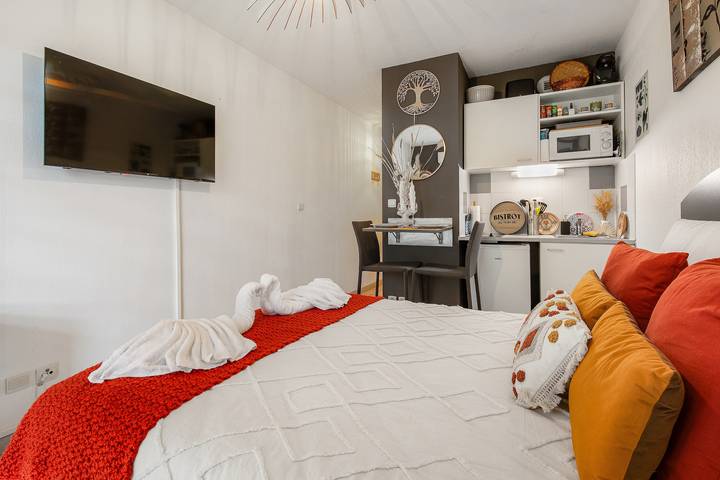 Ganze Wohnung, Ferienwohnung für 2 Personen mit Balkon in Béziers, Côte d'Améthyste