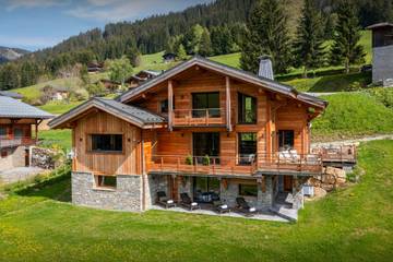 Maison pour 11 Personnes dans Notre-Dame-de-Bellecombe, Espace Diamant, Photo 1