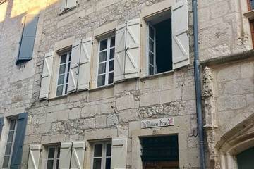 Location de vacances pour 8 personnes, avec terrasse à Lauzerte