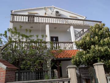 Appartement voor 8 Personen in Donji Karin, Dalmatië, Afbeelding 2