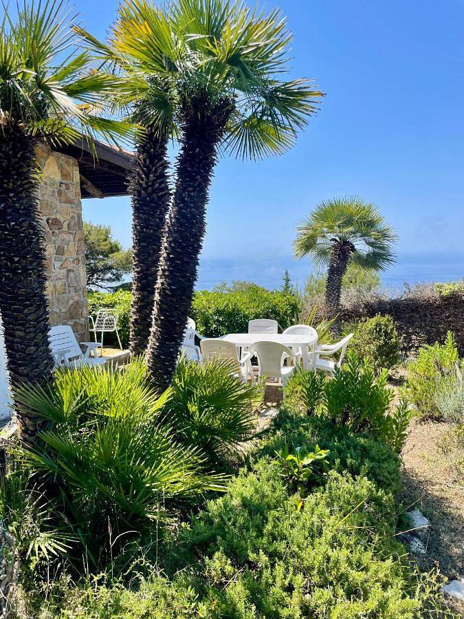 Villa Lilli in Cipressa, Riviera di Ponente