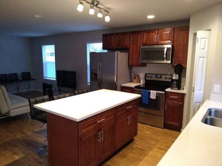 Vacation rental for 10 people, with yard in Renton