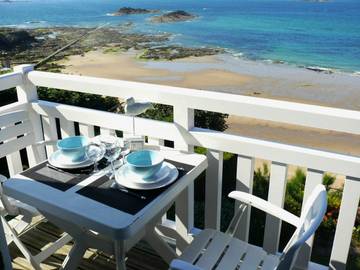 Gîte pour 3 personnes, avec vue et balcon dans Saint-Énogat