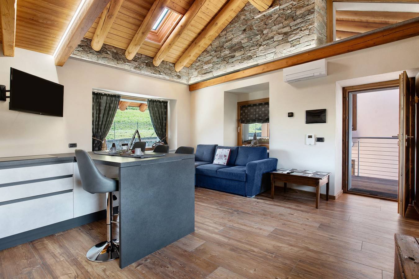 Casa de vacaciones 'Alpine A&S' con vistas a las montañas, Wi-Fi y aire acondicionado in Aymavilles, Comune di Aymavilles